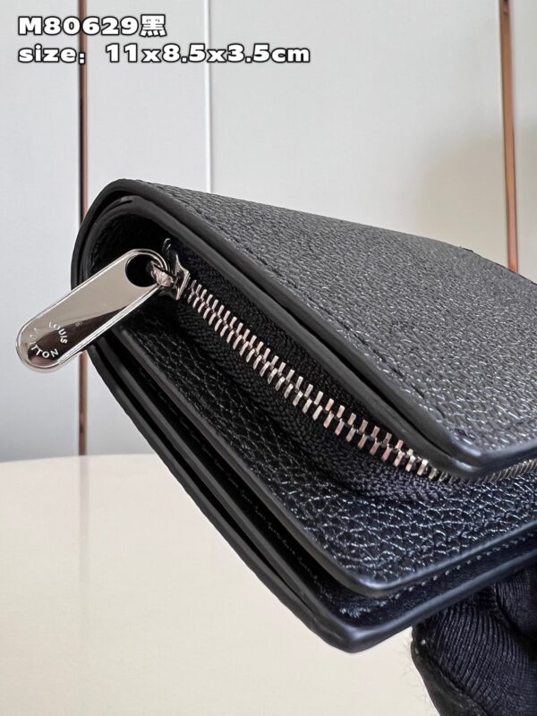 Louis Vuitton Cléa Wallet