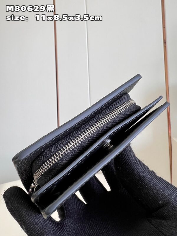 Louis Vuitton Cléa Wallet