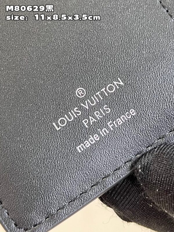 Louis Vuitton Cléa Wallet