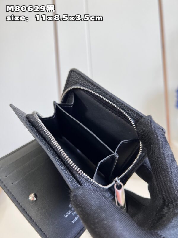 Louis Vuitton Cléa Wallet