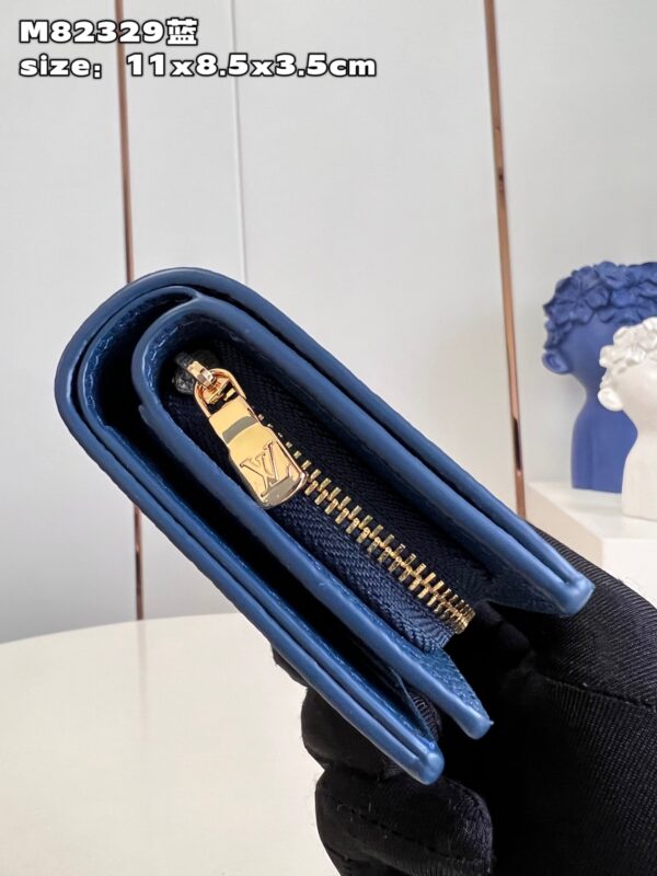 Louis Vuitton Cléa Wallet