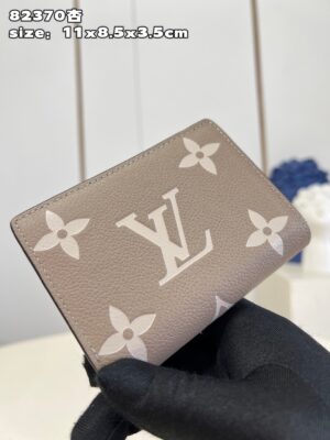 Louis Vuitton Cléa Wallet