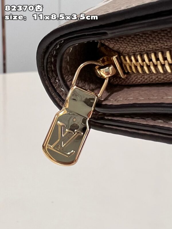 Louis Vuitton Cléa Wallet