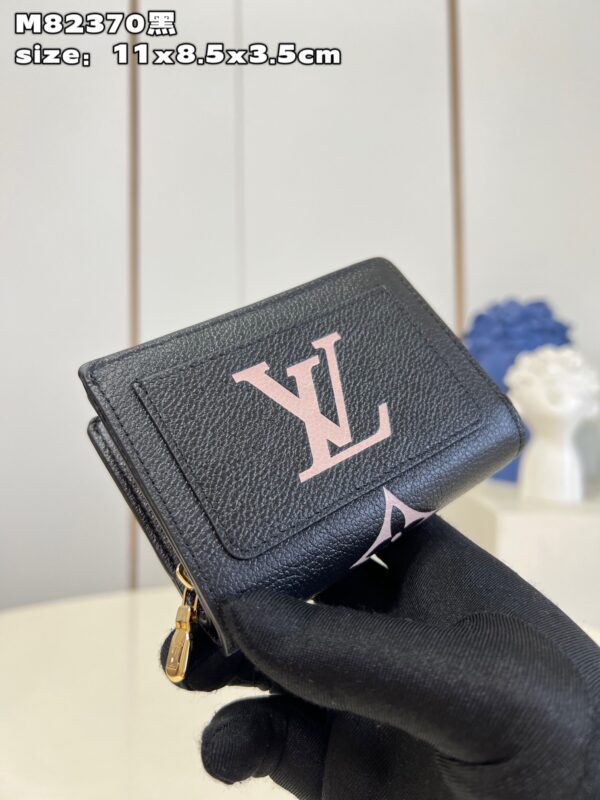 Louis Vuitton Cléa Wallet