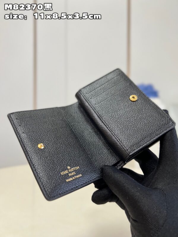 Louis Vuitton Cléa Wallet