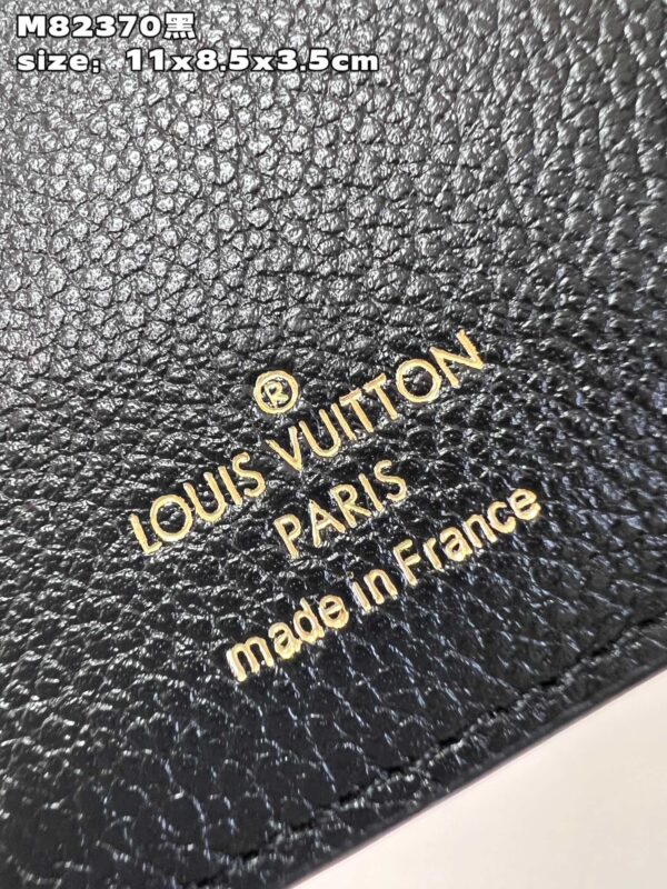 Louis Vuitton Cléa Wallet
