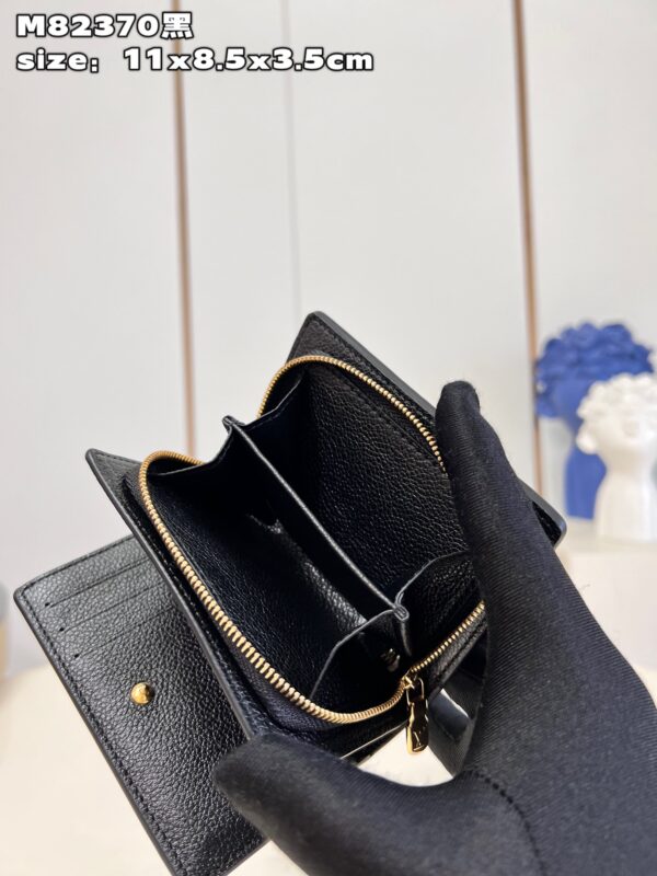 Louis Vuitton Cléa Wallet