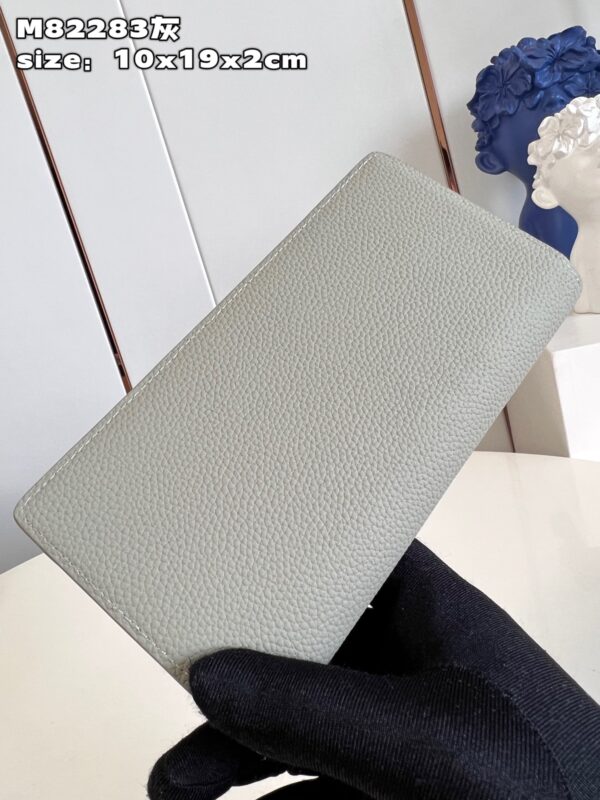 Louis Vuitton Aerogram Brazza Wallet