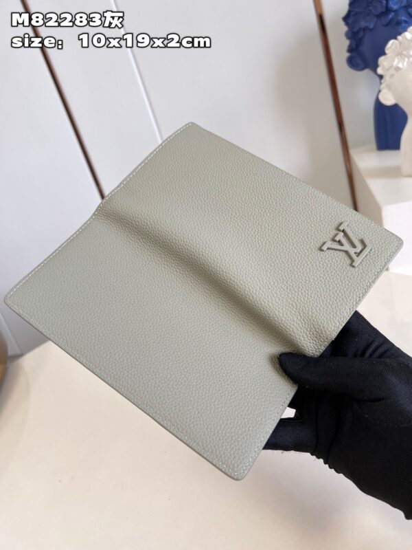 Louis Vuitton Aerogram Brazza Wallet