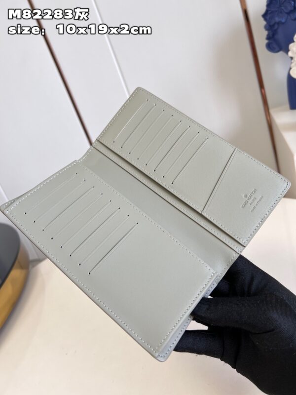 Louis Vuitton Aerogram Brazza Wallet