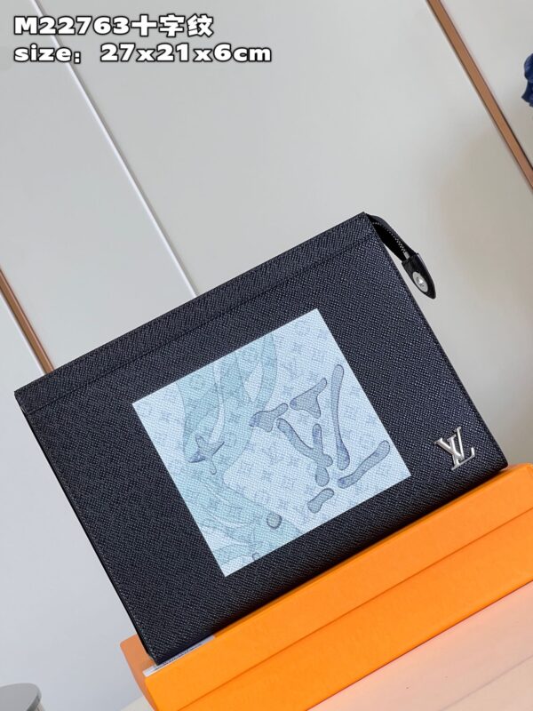 Louis Vuitton Pochette Voyage