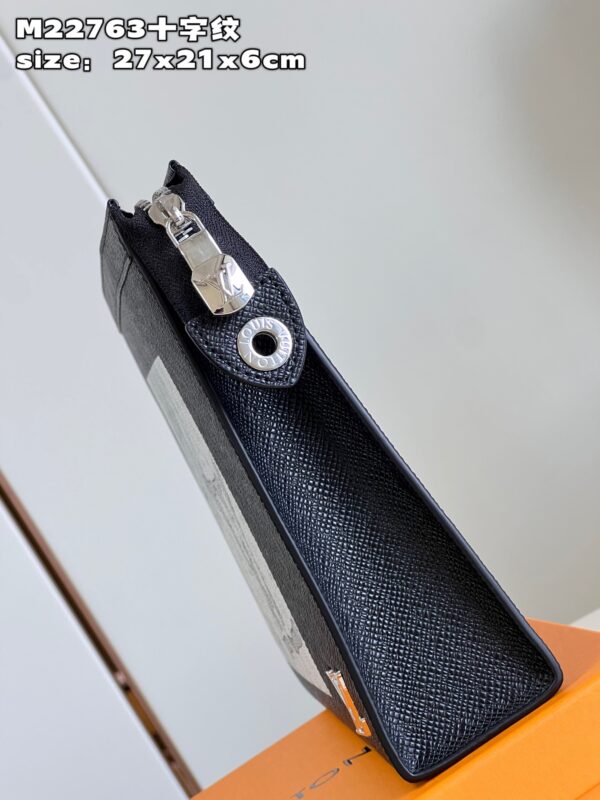 Louis Vuitton Pochette Voyage