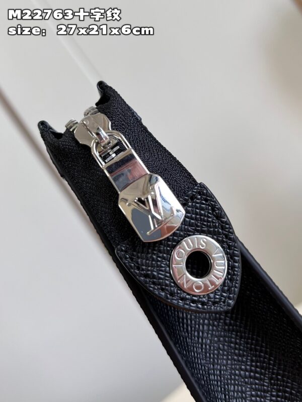 Louis Vuitton Pochette Voyage