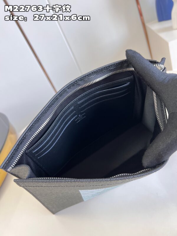 Louis Vuitton Pochette Voyage