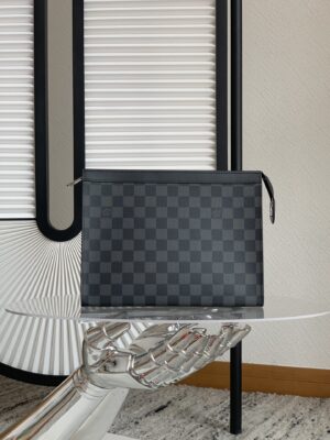 Louis Vuitton Pochette Voyage