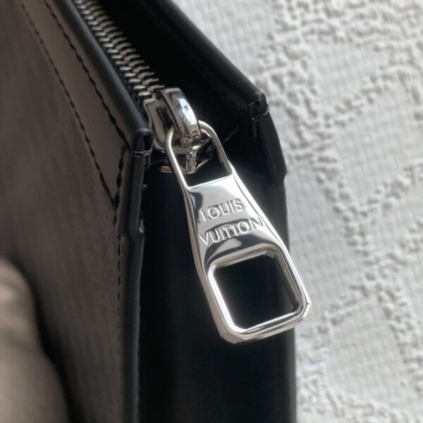 Louis Vuitton Pochette Voyage