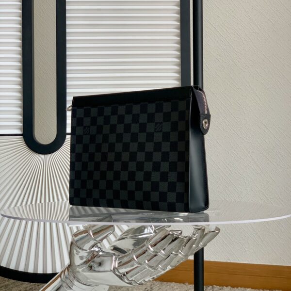 Louis Vuitton Pochette Voyage