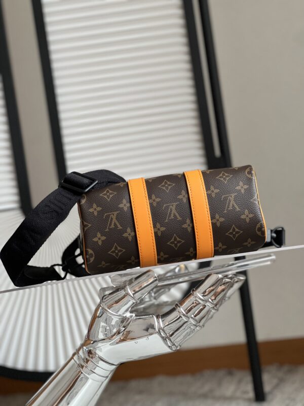 Louis Vuitton Keepall Bandoulière 25
