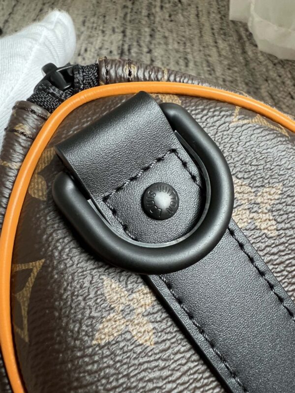 Louis Vuitton Keepall Bandoulière 25