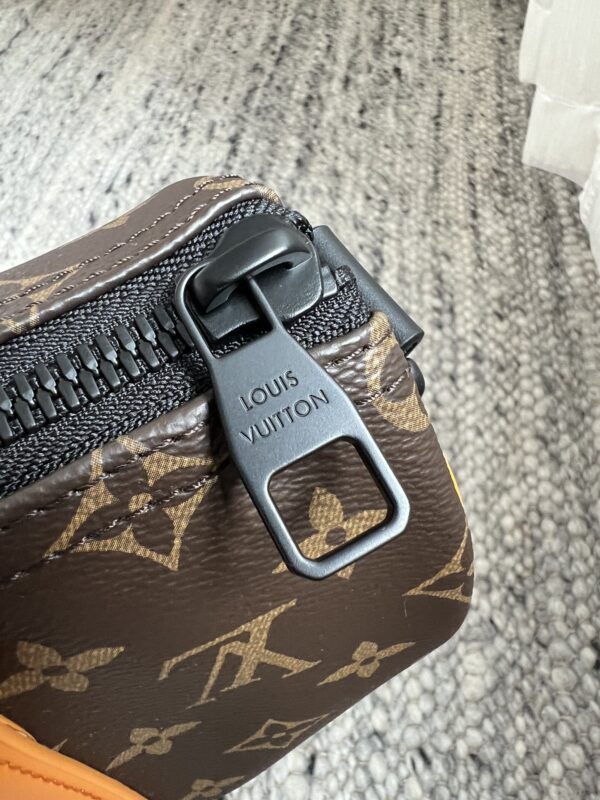 Louis Vuitton Keepall Bandoulière 25