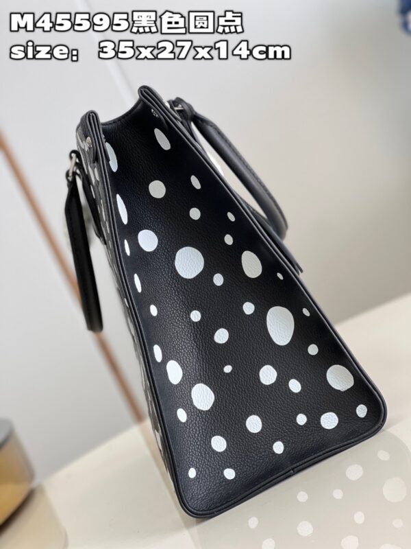 Louis Vuitton OnTheGo MM