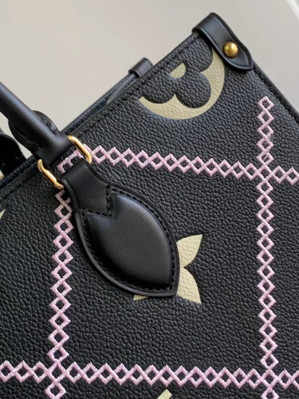 Louis Vuitton OnTheGo MM