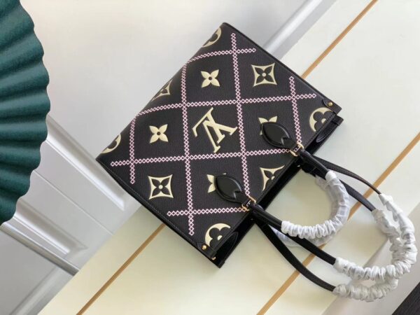 Louis Vuitton OnTheGo MM
