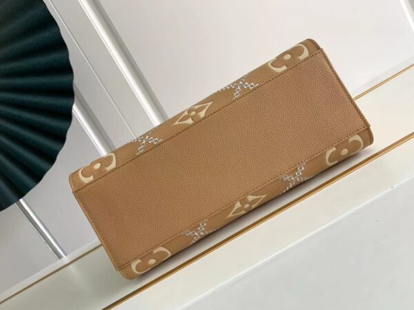 Louis Vuitton OnTheGo MM