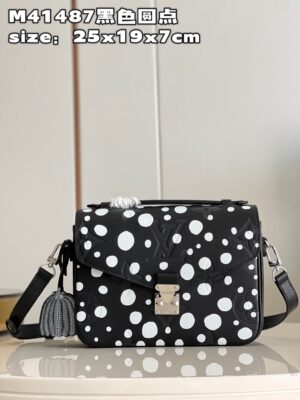 Louis Vuitton Pochette Métis