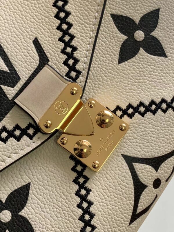 Louis Vuitton Pochette Métis