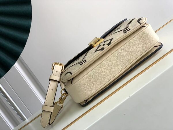 Louis Vuitton Pochette Métis