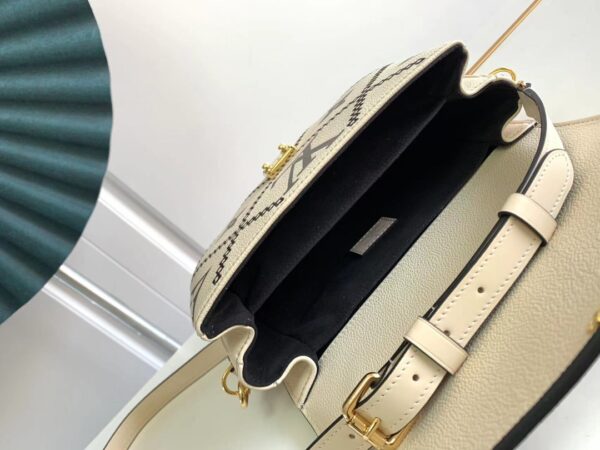 Louis Vuitton Pochette Métis
