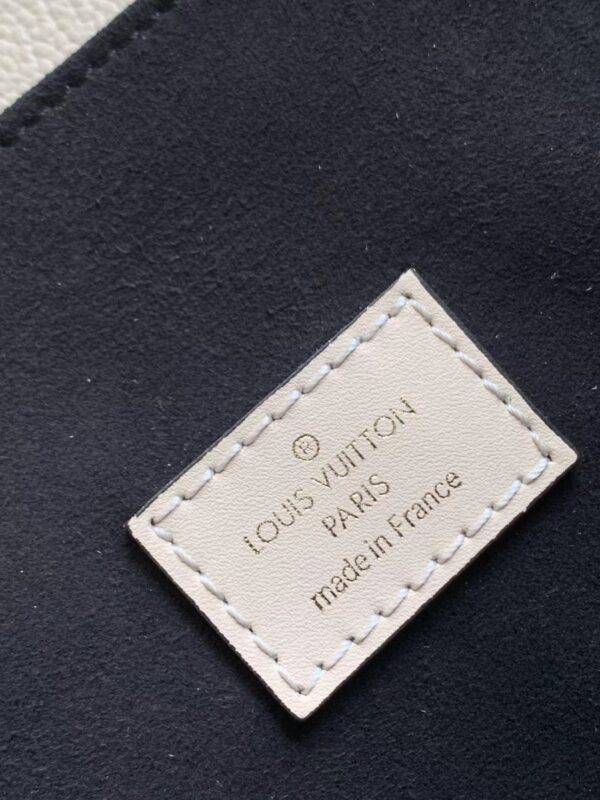 Louis Vuitton Pochette Métis