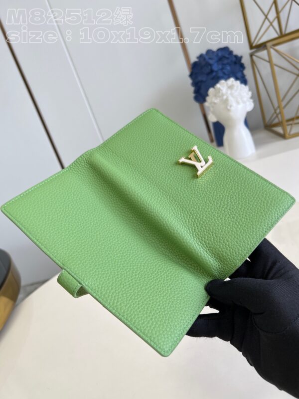 Louis Vuitton LV Vertical Wallet