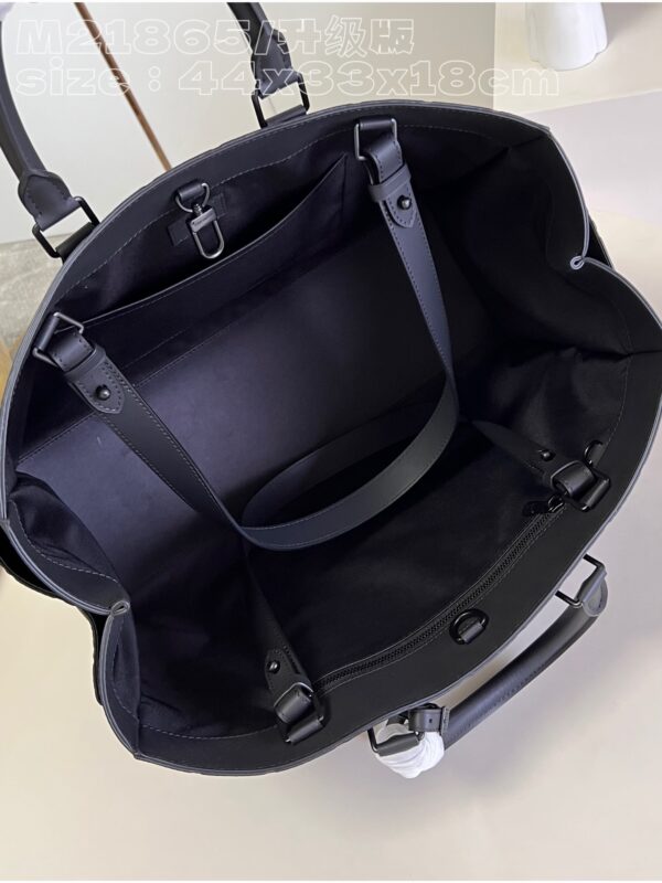 Louis Vuitton Sac Plat 24H