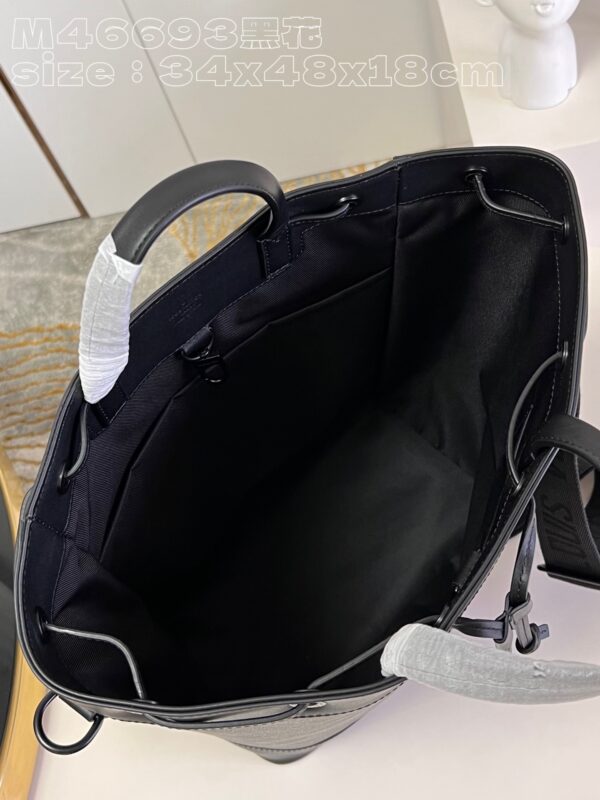 Louis Vuitton Maxi Noé Sling