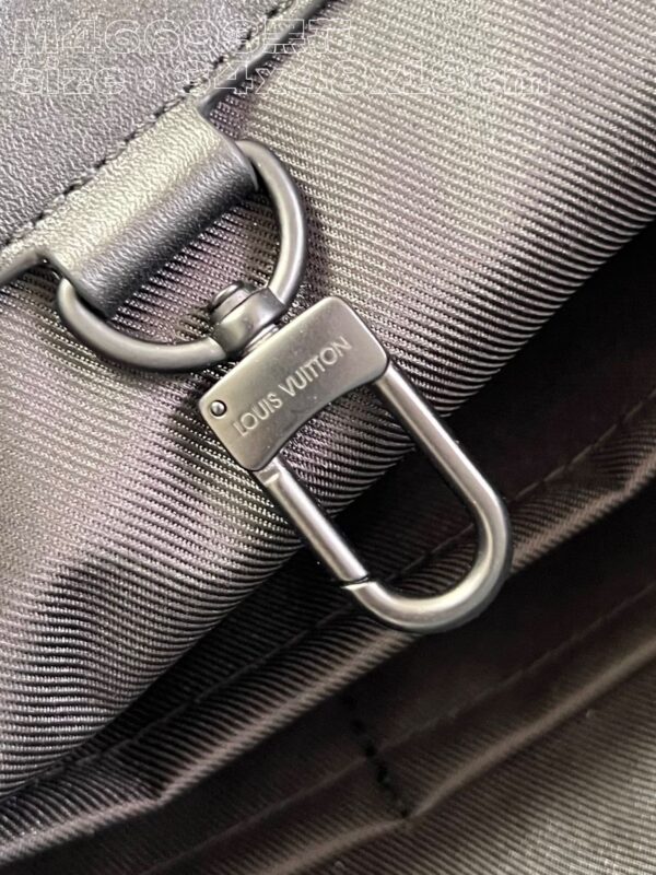 Louis Vuitton Maxi Noé Sling