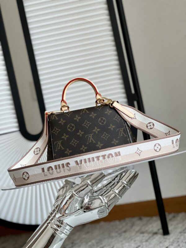 Louis Vuitton Cluny Mini