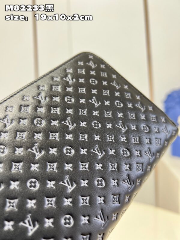 Louis Vuitton Zippy Wallet