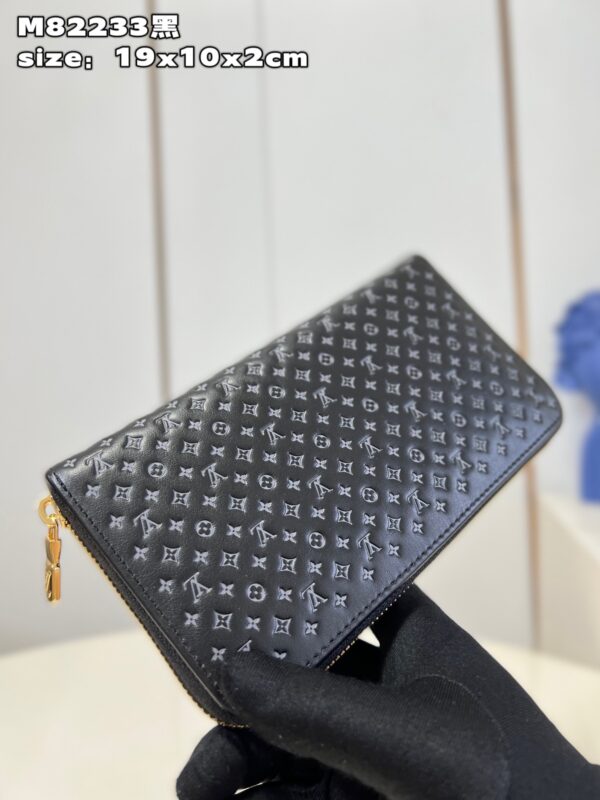 Louis Vuitton Zippy Wallet