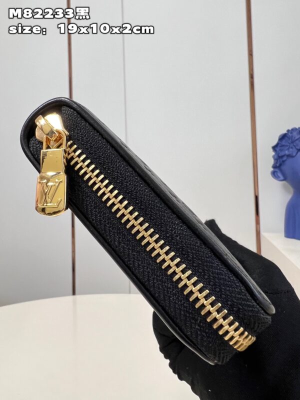 Louis Vuitton Zippy Wallet
