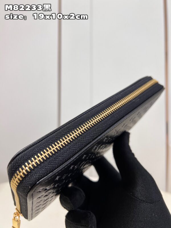 Louis Vuitton Zippy Wallet