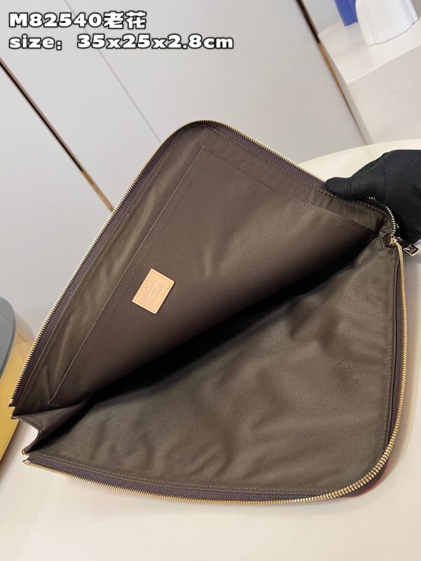 Louis Vuitton Pochette Jour
