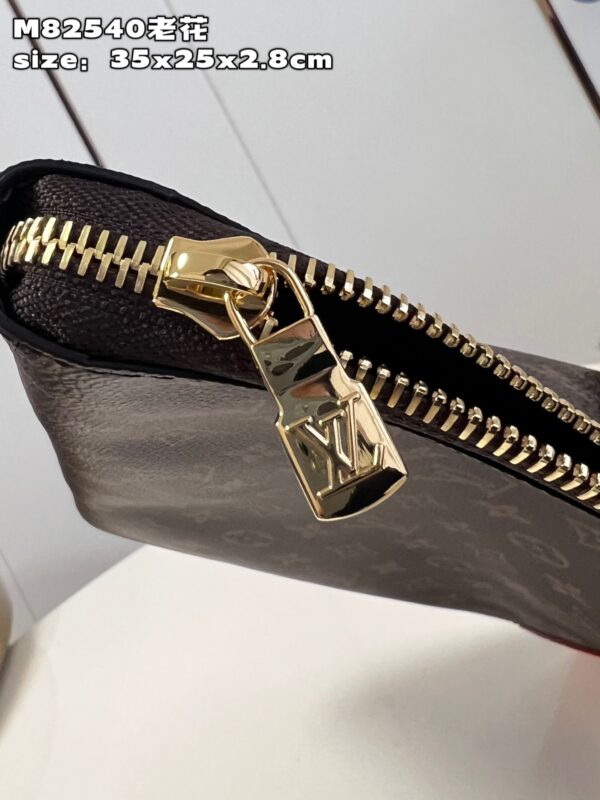 Louis Vuitton Pochette Jour