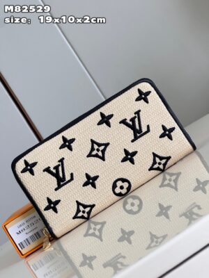 Louis Vuitton Zippy Wallet