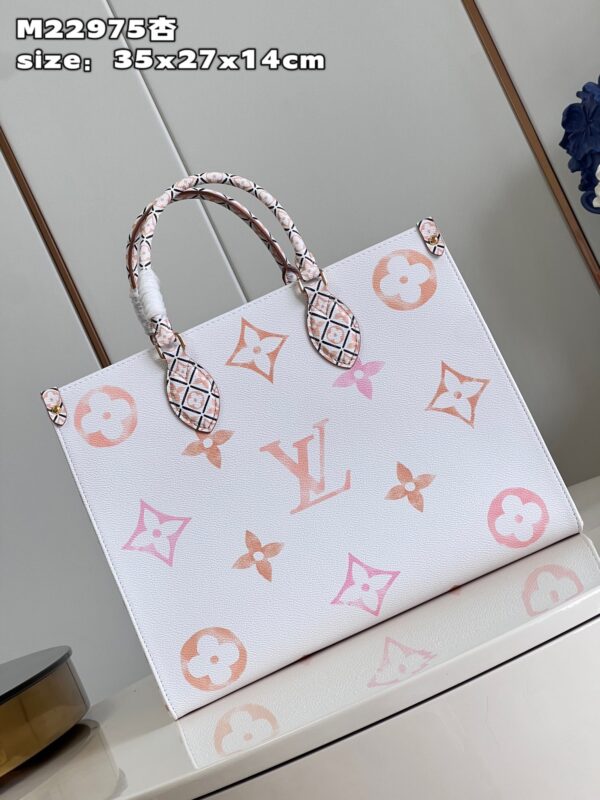 Louis Vuitton OnTheGo MM