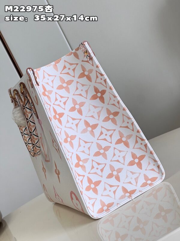 Louis Vuitton OnTheGo MM