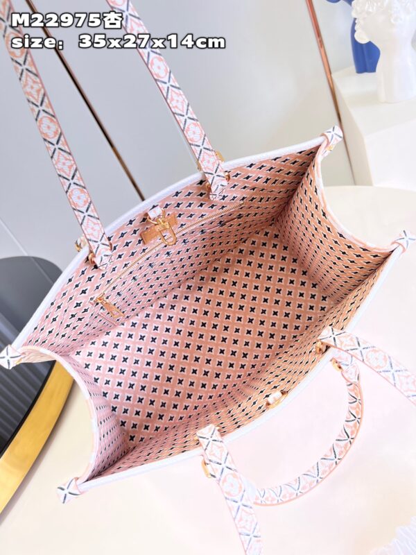 Louis Vuitton OnTheGo MM