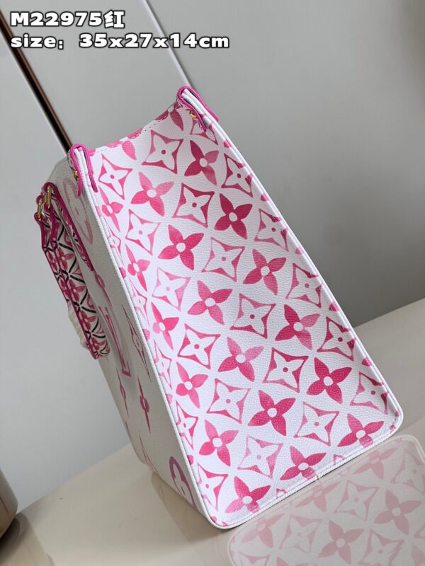 Louis Vuitton OnTheGo MM