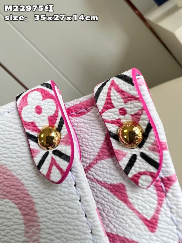 Louis Vuitton OnTheGo MM